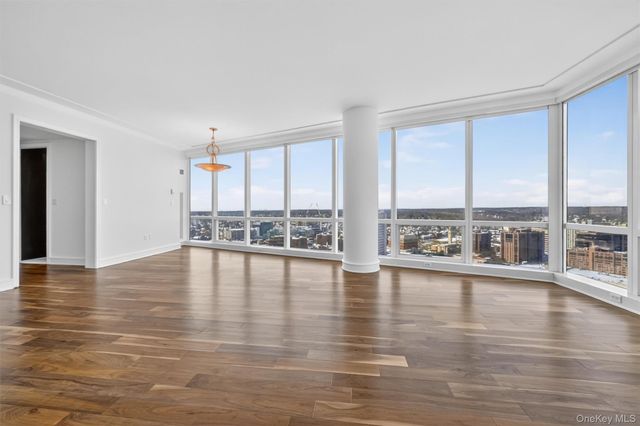 1 Renaissance Square V4E, White Plains, NY 10601