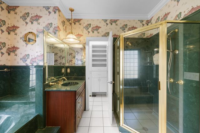 230 Krista Cv, Paris, TN 38242