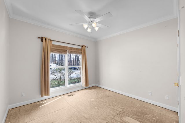 230 Krista Cv, Paris, TN 38242