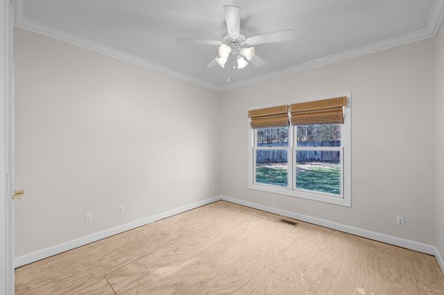 230 Krista Cv, Paris, TN 38242