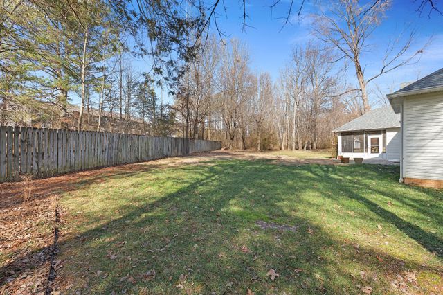 230 Krista Cv, Paris, TN 38242