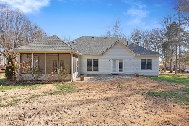 230 Krista Cv, Paris, TN 38242