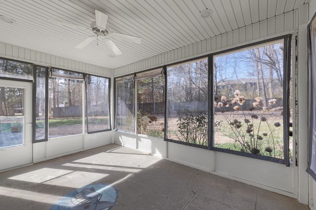 230 Krista Cv, Paris, TN 38242