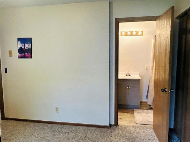 7675 142nd Street W 215, Apple Valley, MN 55124