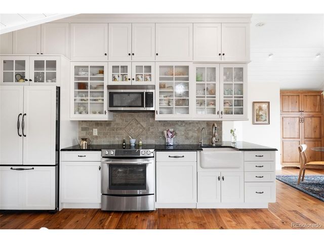3166 Juniper Ct, Golden, CO 80401