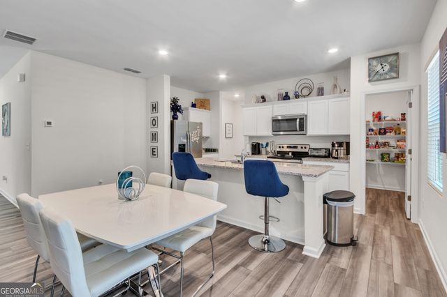 289 Pond Court, Hoschton, GA 30548