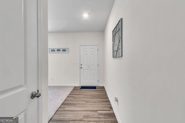 289 Pond Court, Hoschton, GA 30548