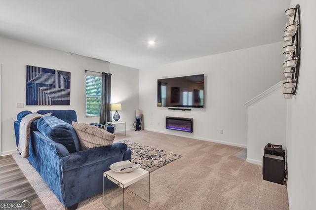 289 Pond Court, Hoschton, GA 30548