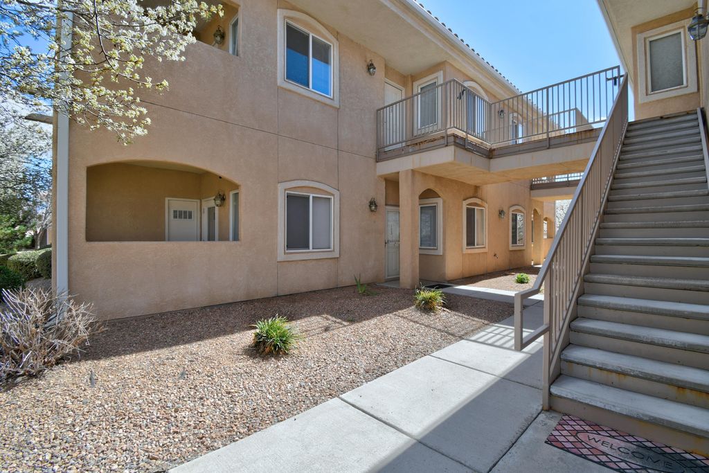 Image 1 of property listing at 6800 Vista Del Norte Road NE 923, Albuquerque, NM 87113
