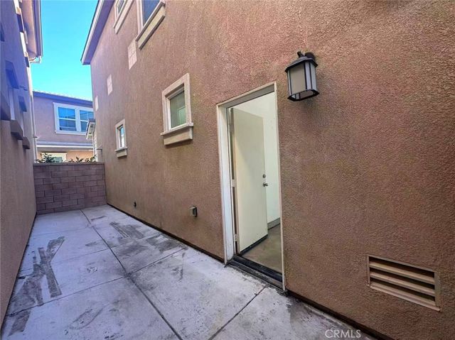 5862 Ginger Drive, Eastvale, CA 92880