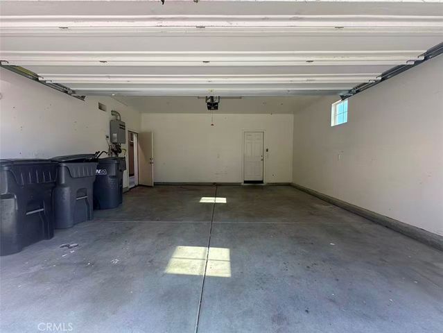 5862 Ginger Drive, Eastvale, CA 92880