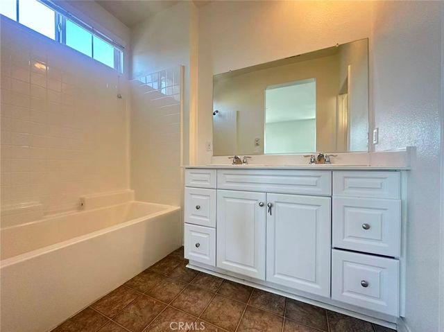 5862 Ginger Drive, Eastvale, CA 92880