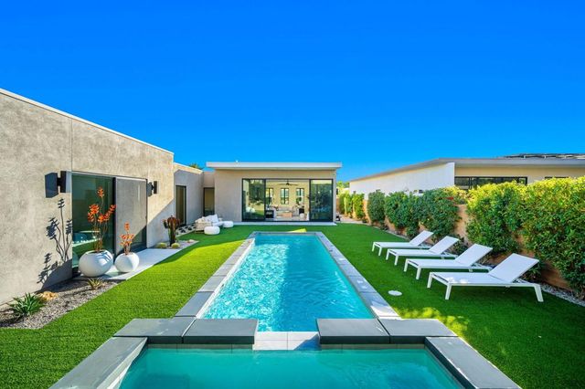 57757 Santo Thomas, La Quinta, CA 92253