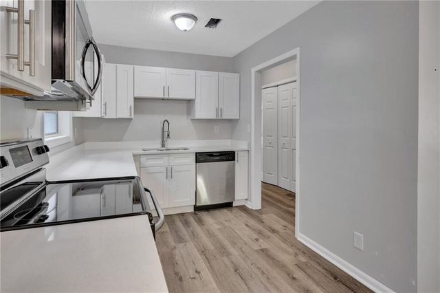 10121 Morris Dr SW, Covington, GA 30014