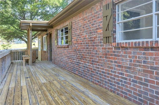 10121 Morris Dr SW, Covington, GA 30014