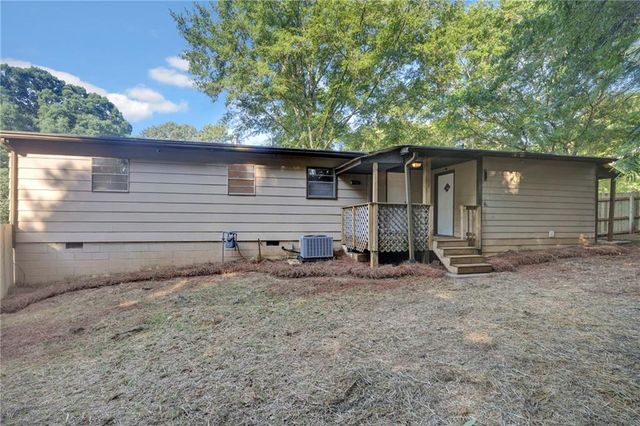 10121 Morris Dr SW, Covington, GA 30014