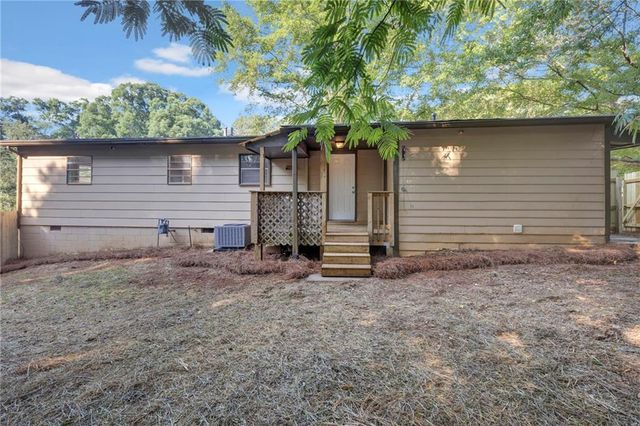 10121 Morris Dr SW, Covington, GA 30014