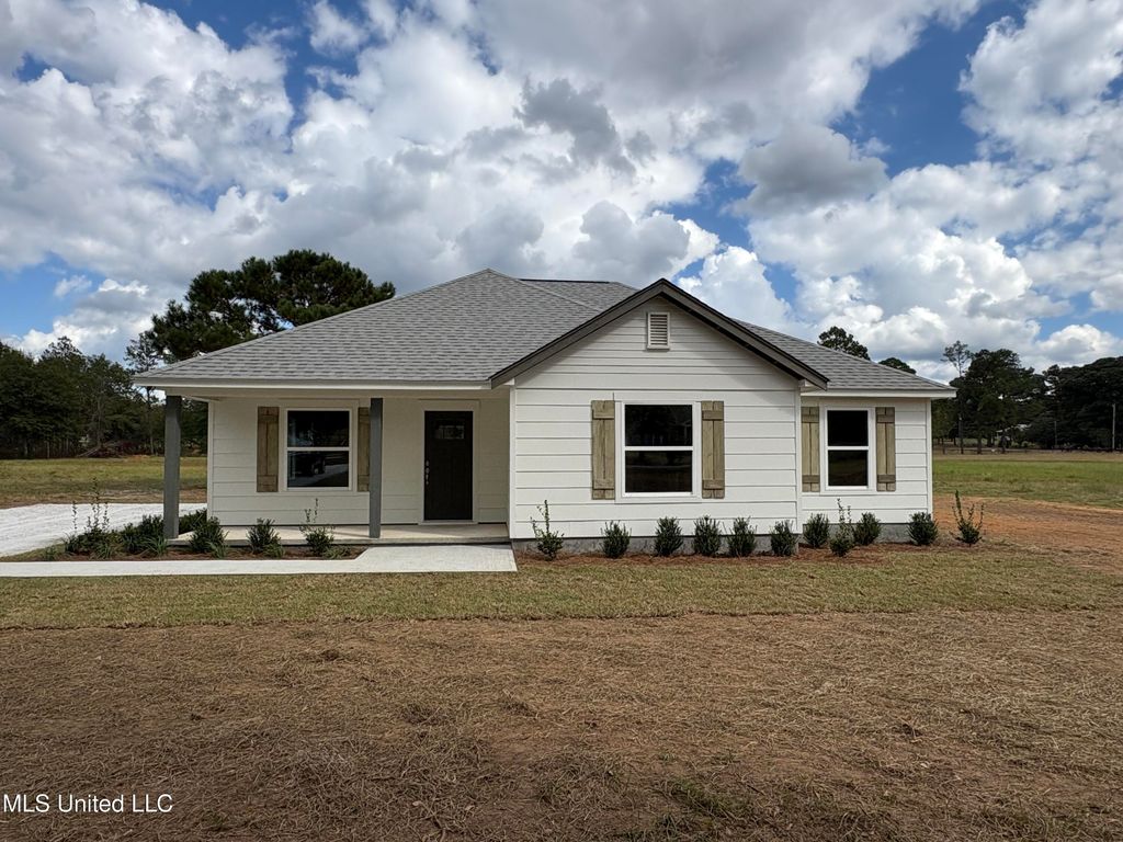 118 Albert Davis Road, Lucedale, MS 39452