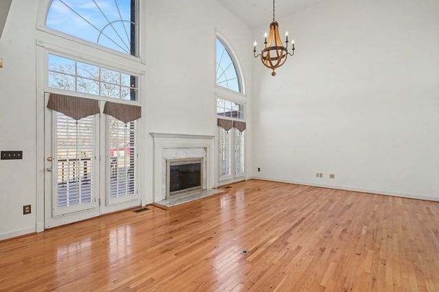 2132 Neelys Bend Rd, Madison, TN 37115