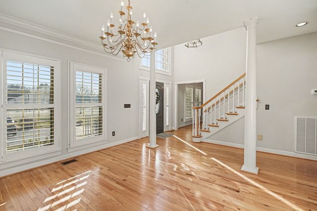 2132 Neelys Bend Rd, Madison, TN 37115