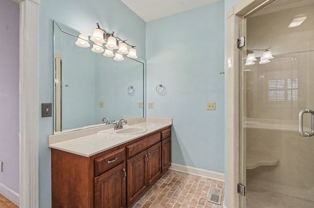 2132 Neelys Bend Rd, Madison, TN 37115