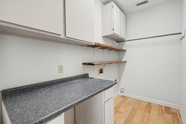 2132 Neelys Bend Rd, Madison, TN 37115