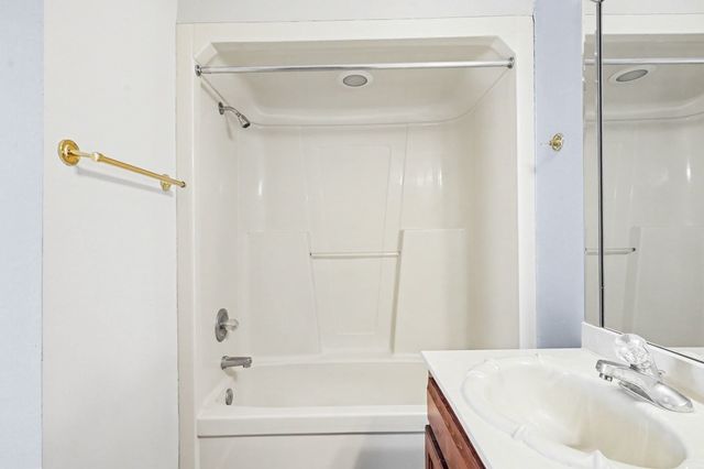 2132 Neelys Bend Rd, Madison, TN 37115