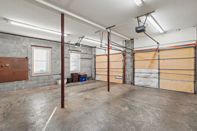 2132 Neelys Bend Rd, Madison, TN 37115