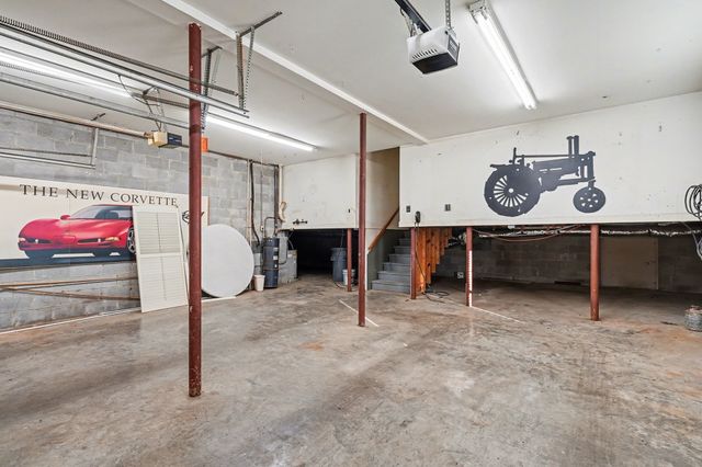 2132 Neelys Bend Rd, Madison, TN 37115