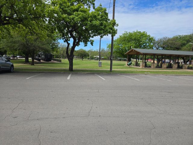 811 Hillsboro Street, Cleburne, TX 76033