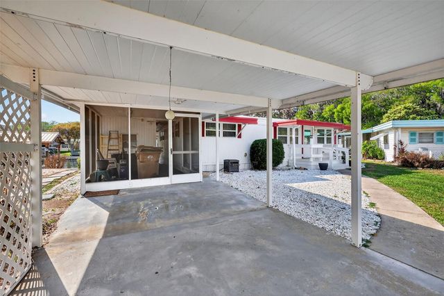 31701 KELLY CIRCLE, Tavares, FL 32778
