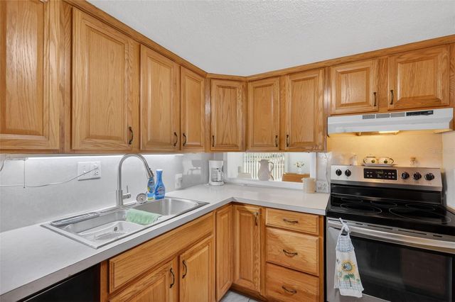 31701 KELLY CIRCLE, Tavares, FL 32778