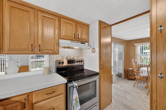 31701 KELLY CIRCLE, Tavares, FL 32778