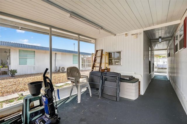 31701 KELLY CIRCLE, Tavares, FL 32778