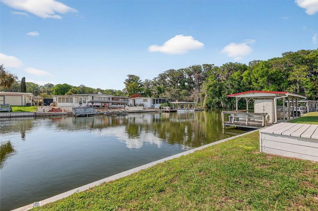 31701 KELLY CIRCLE, Tavares, FL 32778