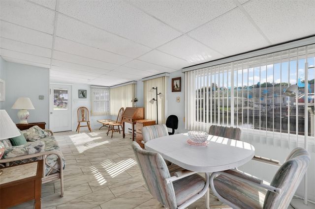 31701 KELLY CIRCLE, Tavares, FL 32778