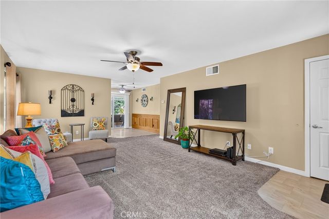 26332 Oak Highland C, Newhall, CA 91321