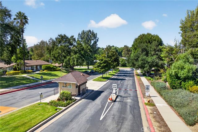 26332 Oak Highland C, Newhall, CA 91321