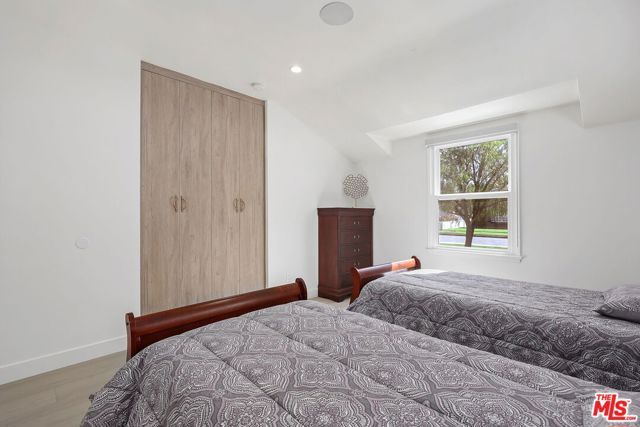 12849 Tiara Street, Valley Village, CA 91607