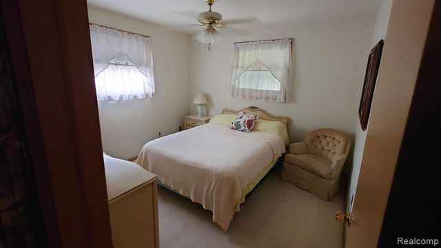 1650 Hawthorne Street, Trenton, MI 48183