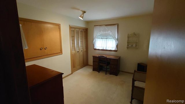 1650 Hawthorne Street, Trenton, MI 48183