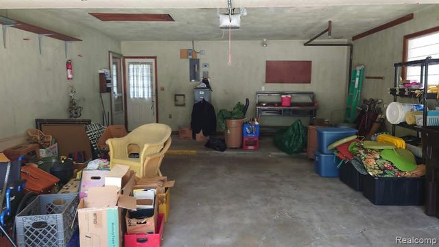 1650 Hawthorne Street, Trenton, MI 48183