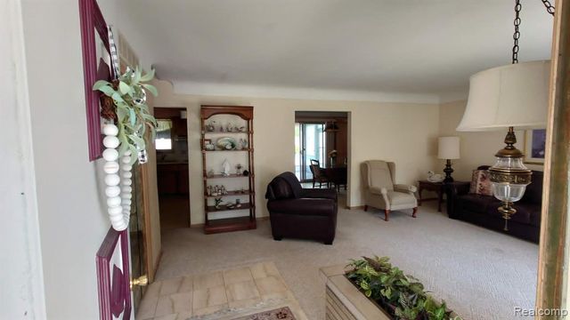 1650 Hawthorne Street, Trenton, MI 48183