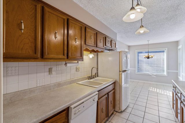 7625 WHEATLEY DR, Germantown, TN 38138