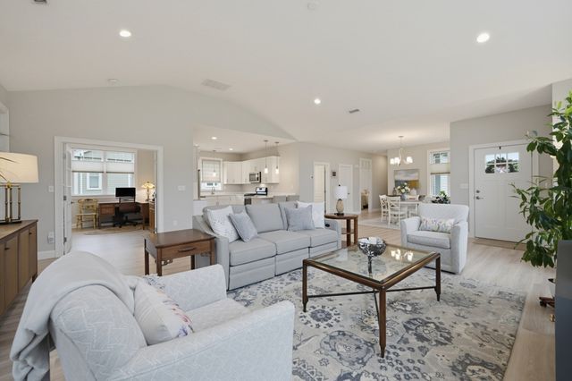 99 Sophia Dr, Rehoboth, MA 02769