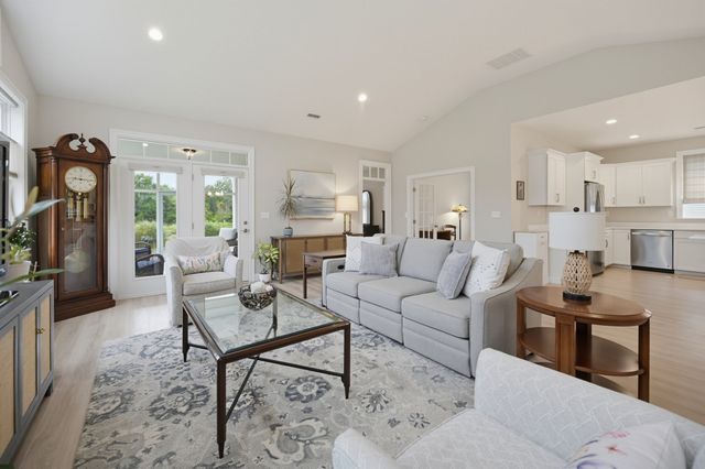 99 Sophia Dr, Rehoboth, MA 02769