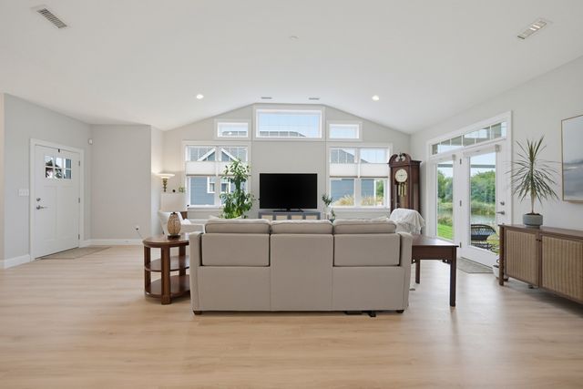 99 Sophia Dr, Rehoboth, MA 02769