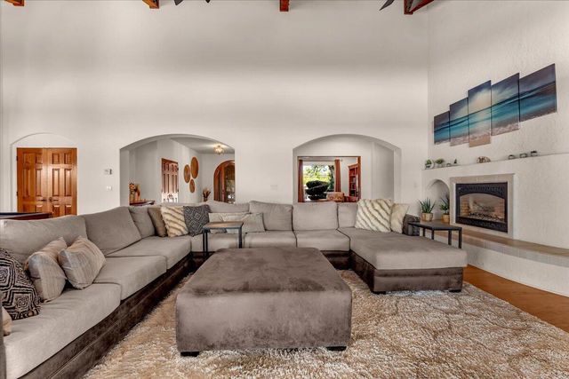 6681 Riverside Drive, Redding, CA 96001