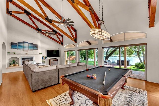 6681 Riverside Drive, Redding, CA 96001