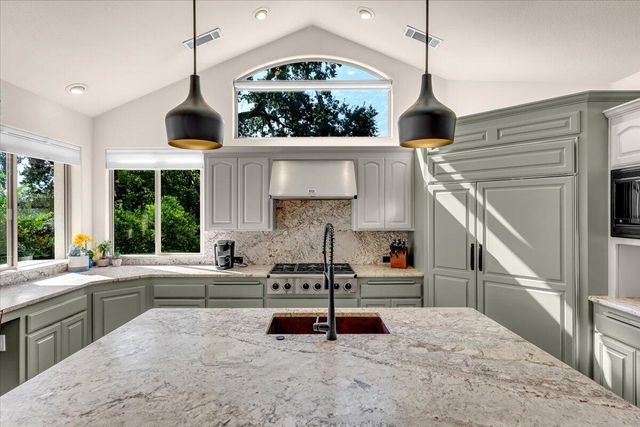 6681 Riverside Drive, Redding, CA 96001